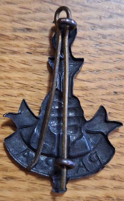 WW2 ERA SA YOUTH BRIGADE CAP BADGE - LUGS INTACT