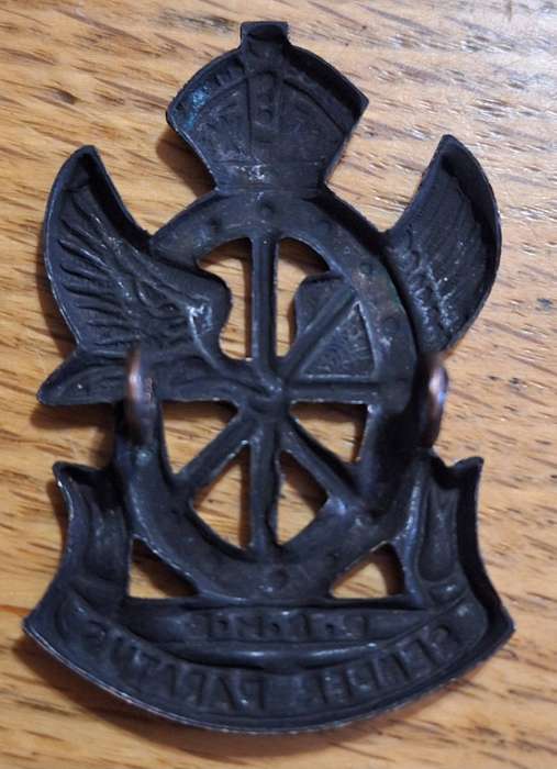 WW2 ERA SA RAILWAYS AND HARBOURS BRIGADE CAP BADGE - LUGS INTACT