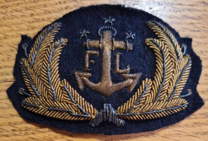 GERMAN MERCHANT NAVY (AFRICANICHE FRUCHT - COMPAGNIE LOEISZ & CO. ) CAP BADGE