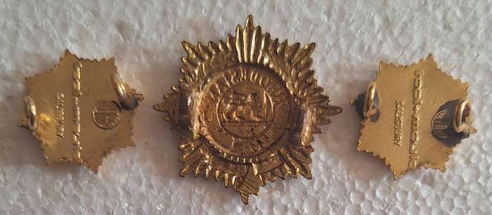 RHODESIA - SERVICE CORPS 1972 -80 CAP AND COLLAR BADGES - LUGS INTACT
