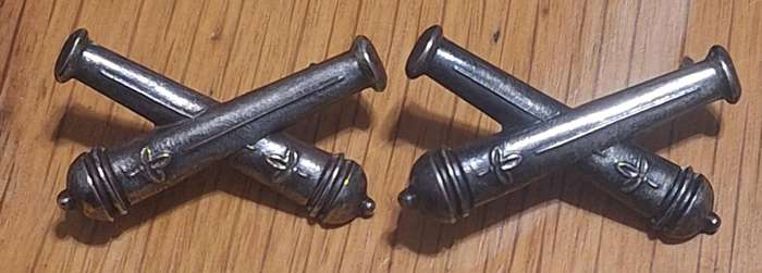 SWATF - ARTILLERY COLLAR BADGE PAIR - PINS INTACT