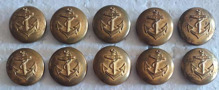 LOT OF LARGE BRASS NAVAL BUTTONS