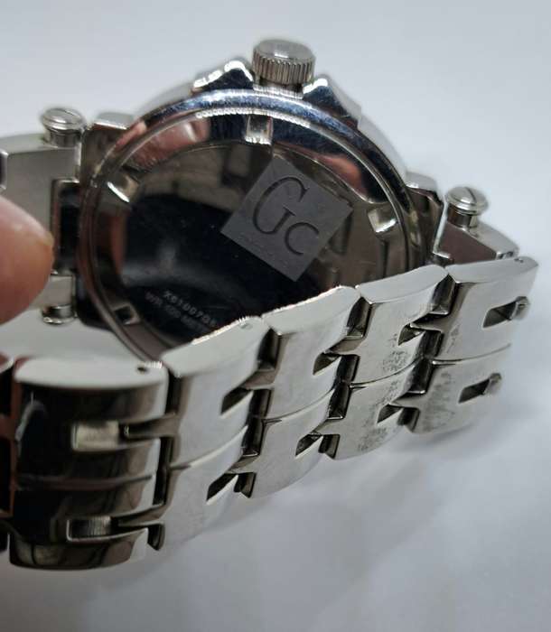 Fantastic and Beautiful GC Guess Collection Swiss Made Watch for Men Circa 2010