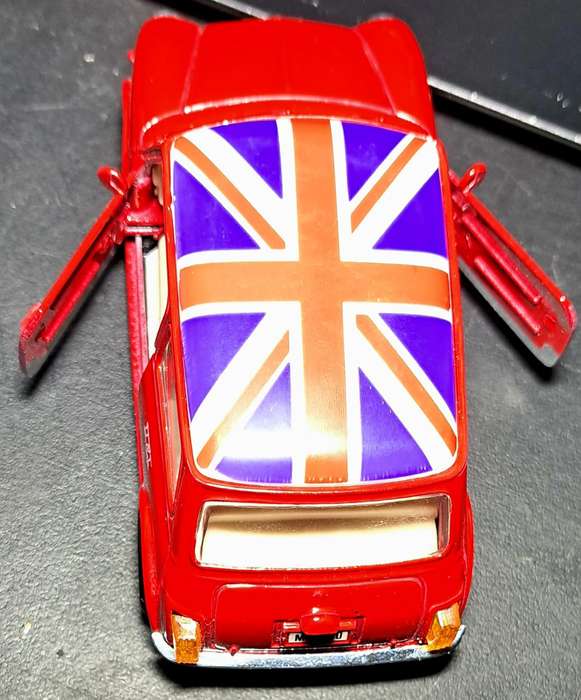 Original UK souvenir - British John Cooper Mini - Die cast 1.43