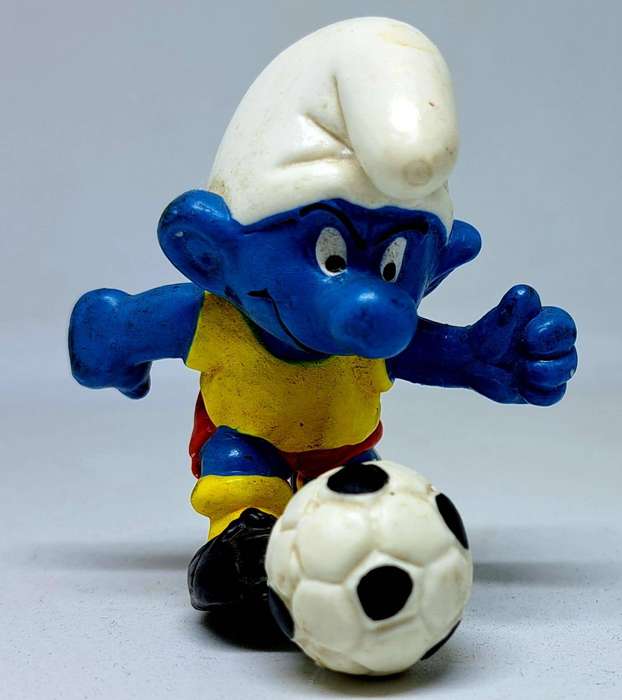 Super Rare Vintage Peyo Schleich Germany - Soccer Smurf
