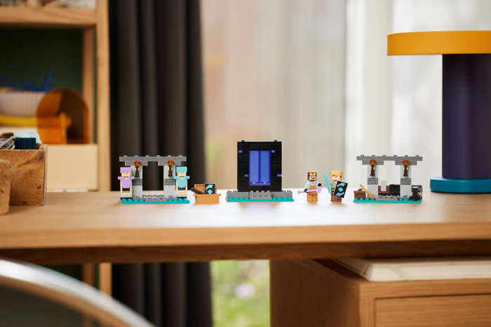 LEGO® Minecraft - The Armory (21252)