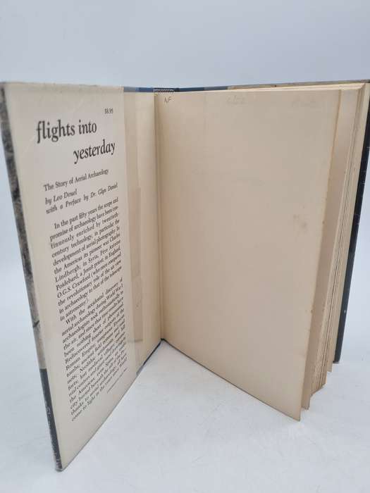 Flights Into Yesterday: The Story of Aerial Archaeology by Leo Deuel | 1969