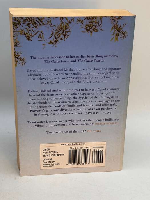 The Olive Harvest: A Memoir of Life, Love and Olive Oil in the South of France - Carol Drinkwater