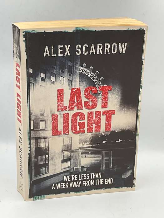 Last Light - Alex Scarrow | Soft Cover Large Format
