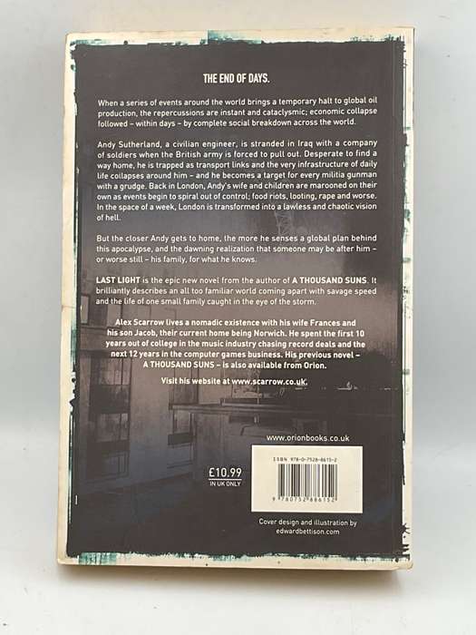 Last Light - Alex Scarrow | Soft Cover Large Format