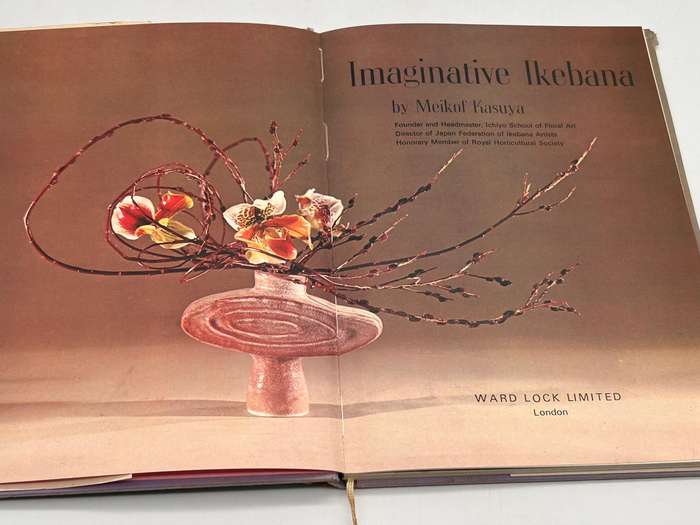 Introducing Ikebana & Imaginative Ikebana ~ Meikof Kasuya