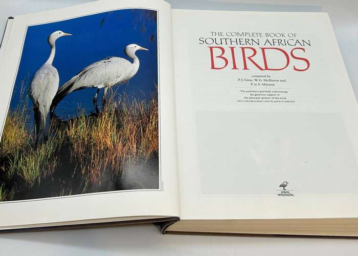The Complete Book of Southern African Birds  Ginn, McIlleron, Milstein
