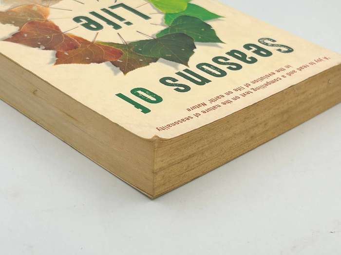 Seasons of Life: The biological rhythms that enable living things to thrive... - Russell Foster