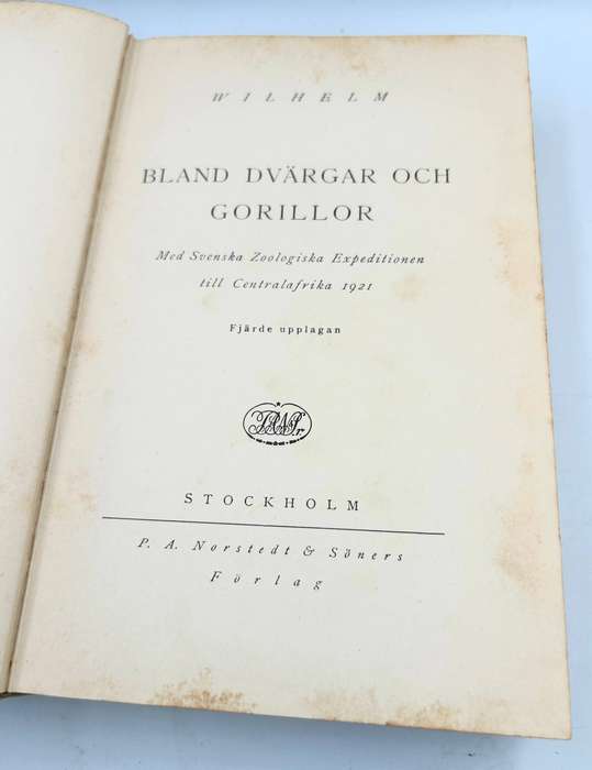 Bland dvargar och gorillor Med Svenska Zoologiska Expeditionen till Centralafrika 1921 in Swedish