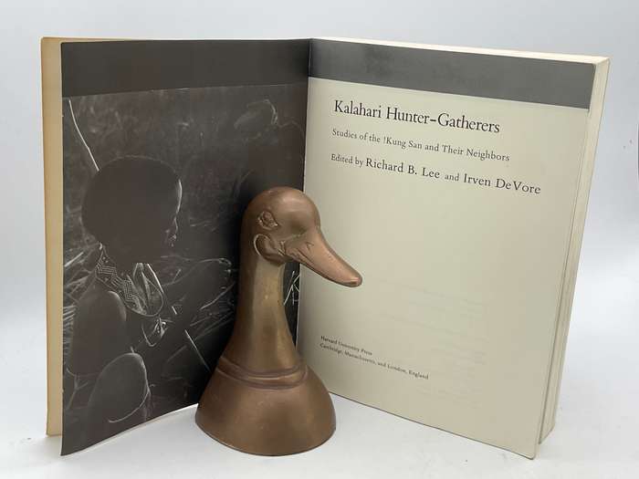 Kalahari Hunter-Gatherers: Studies of the !Kung and Their Neighbors - Richard Lee & Irven DeVore SAN