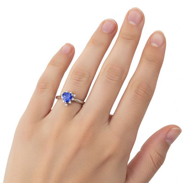TRILLION CUT TANZANITE 9CT WHITE GOLD RING w/R19'000 JEWELLER AUTHENTICATION & VALUATION CERTIFICATE