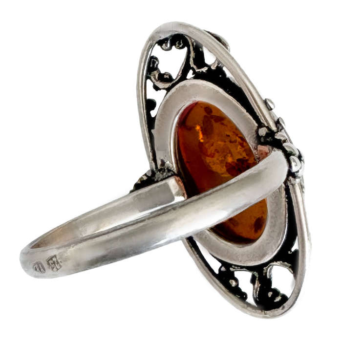 VINTAGE NATURAL BALTIC AMBER STERLING SILVER RING WITH DECORATIVE OPENWORK FILIGREÈ DETAIL