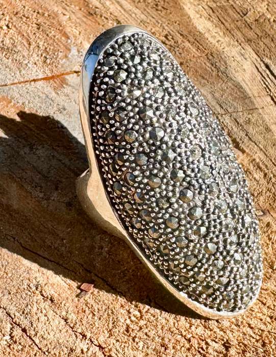LARGE, LONG & SPLENDID SOLID STERLING SILVER NATURAL MARCASITE RING