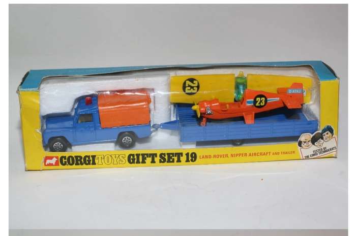 CORGI  reproduction window box gift set 19 with plinth  for sale