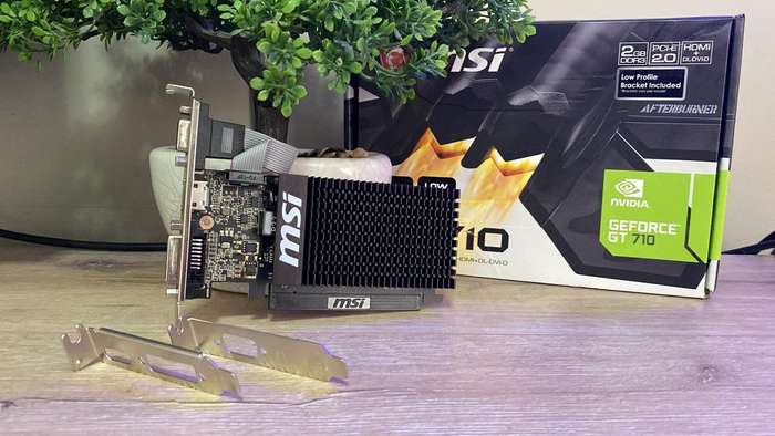 Asus Expercenter 11th Gen - 4GB AMD Radeon R7 350x GPU