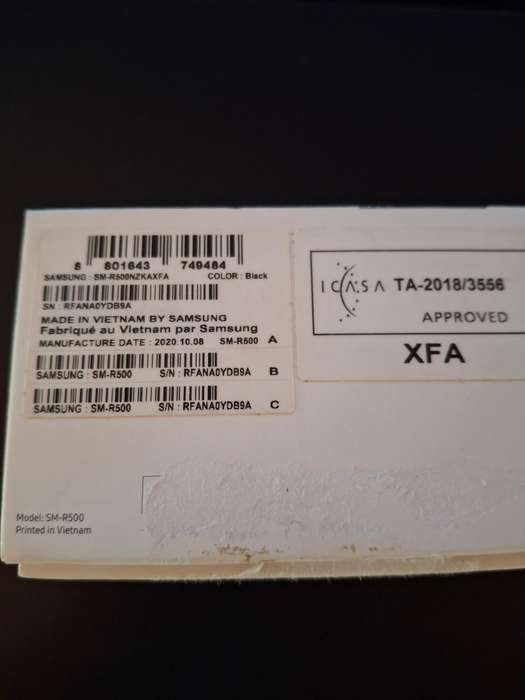 Samsung Galaxy Active Smart Watch + Box + charger