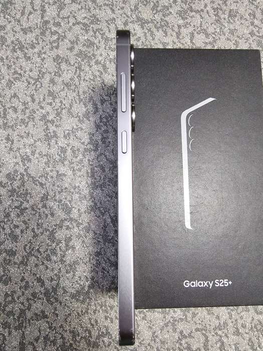 Samsung Galaxy S25+ Plus 5G 12GB / 256GB Dual Sim Phone SM-S936B