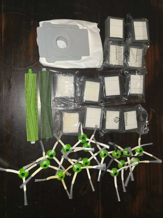 IROBOT ACCESORIES AS IN PHHOTO! EVERYTHING IS BRAND NEW ONLY ROLLERS HAVE SIGNS OF USAGE!