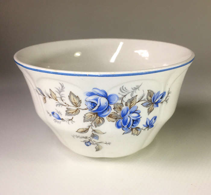 j & G MEAKIN  ' BLUE ROSES ' SUGAR BOWL