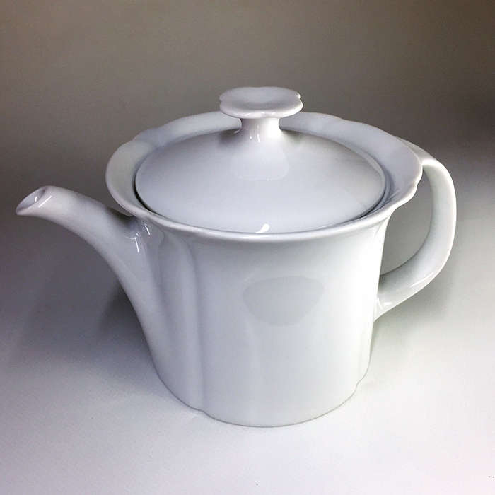 ARZBERG PORZELLAN MANUFACTUR  A VINTAGE 1930.S WHITE TRANSLUCENT PORCELAIN COFFEE POT