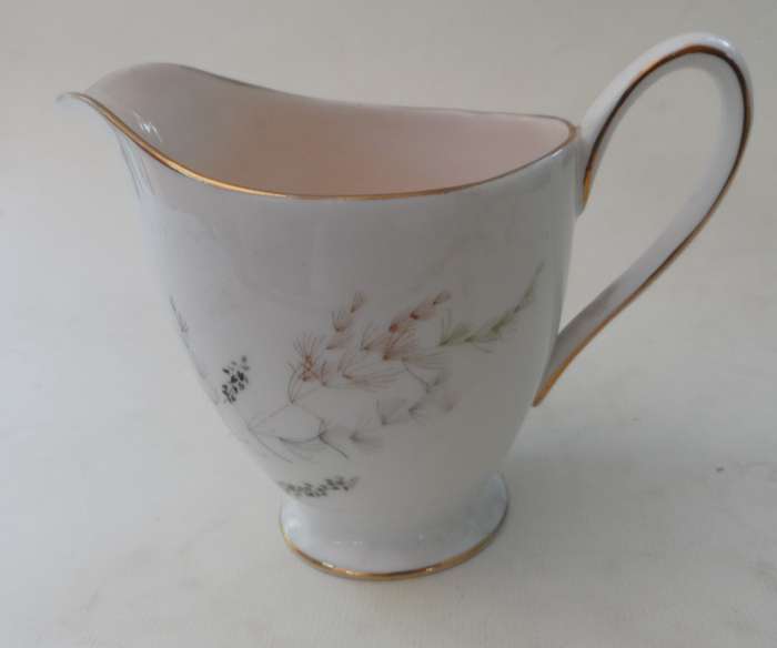 ROYAL  STANDARD  MILK JUG / CREAMER