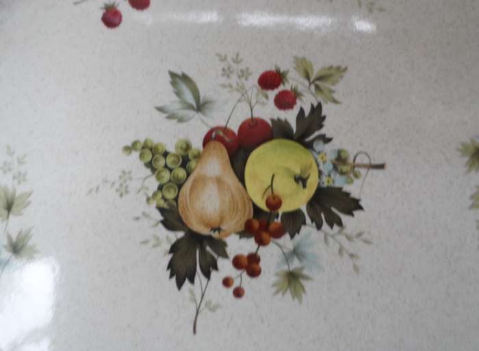 ROYAL DOULTON TABLE WARE ,   LAMBETH WARE   PLATE ' CORNWALL ' LS1015