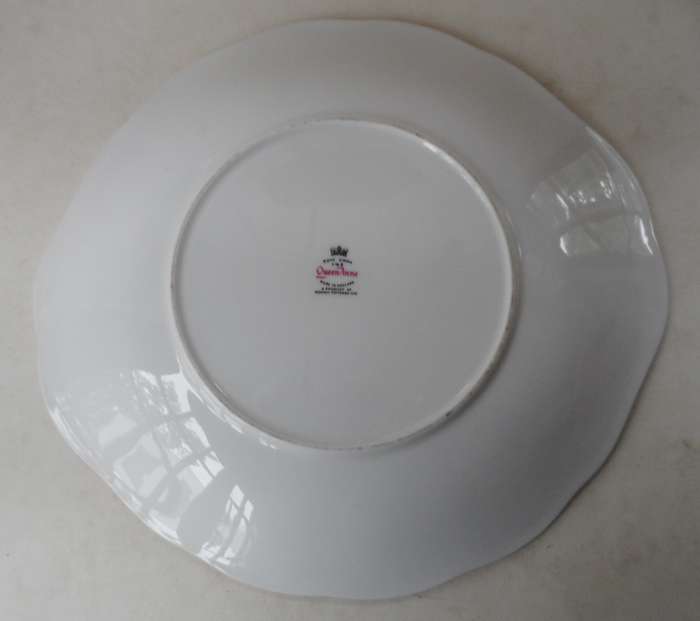 QUEEN ANNE  - RIDGWAY POTTERIES   TAB HANDLED SANDWICH, CAKE , GATEAU , PLATTER   '  design F 96 8 '