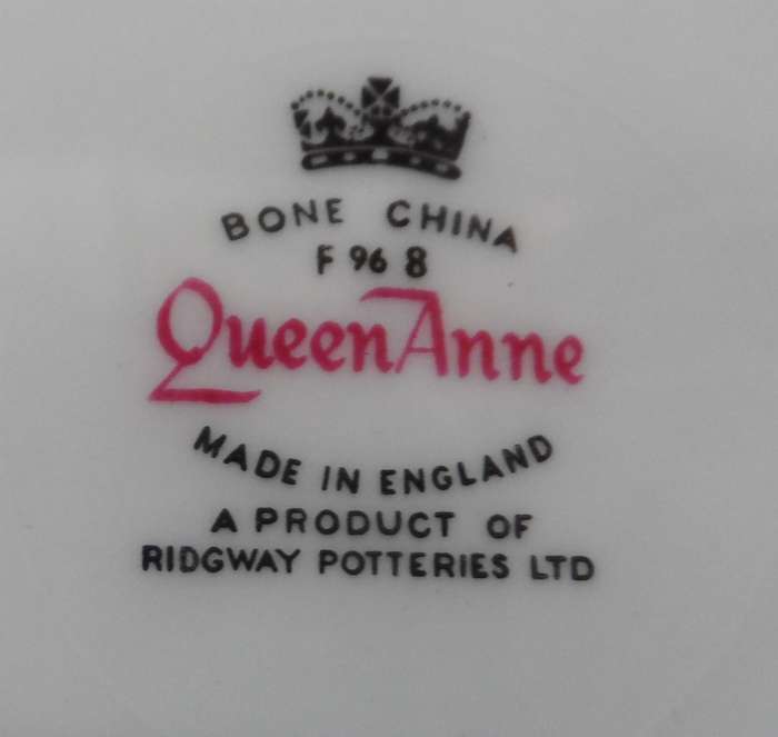 QUEEN ANNE  - RIDGWAY POTTERIES   TAB HANDLED SANDWICH, CAKE , GATEAU , PLATTER   '  design F 96 8 '