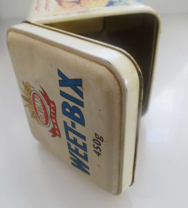 VINTAGE COLLECTIBLE BOKOMO, WEET-BIX ,  LIDDED STORAGE TIN