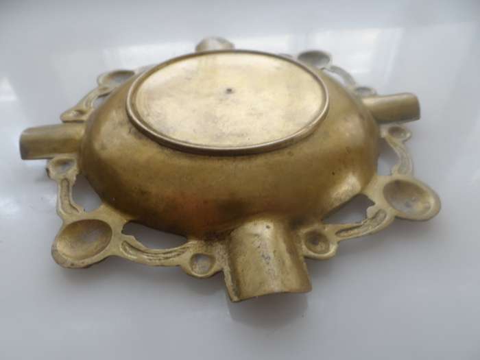 SOLID VINTAGE 1940,s BRASS, ASH TRAY