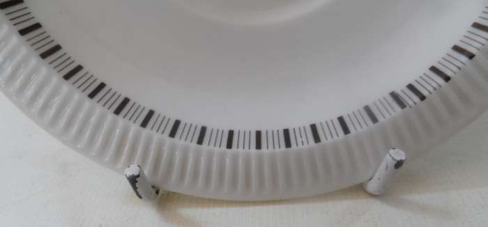 ARZBERG  GERMANY  replacement saucers    design No. 152  ( 6 available )