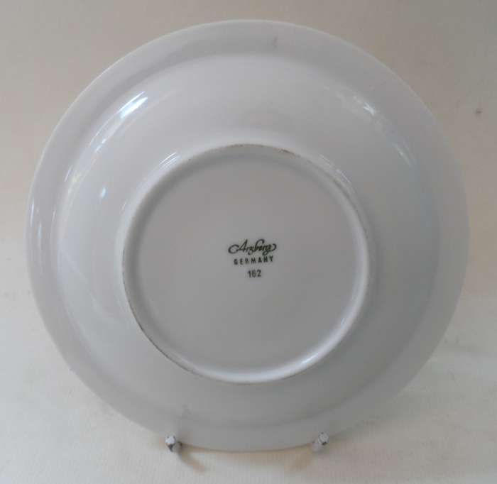 ARZBERG  GERMANY  replacement saucers    design No. 152  ( 6 available )