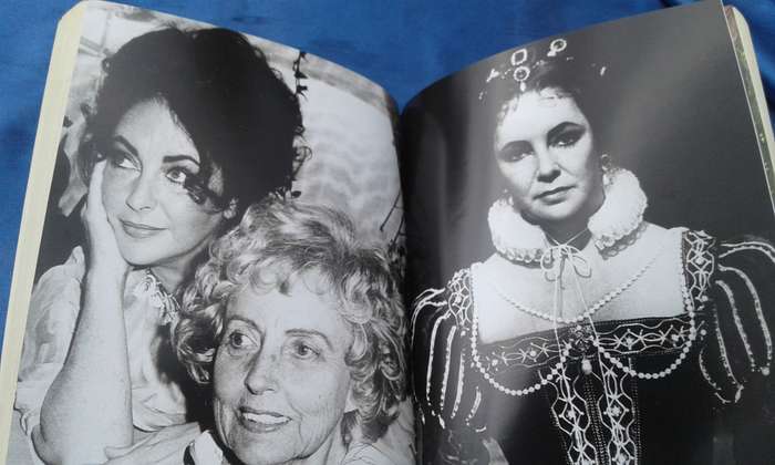 "Elizabeth Taylor" Soft cover.