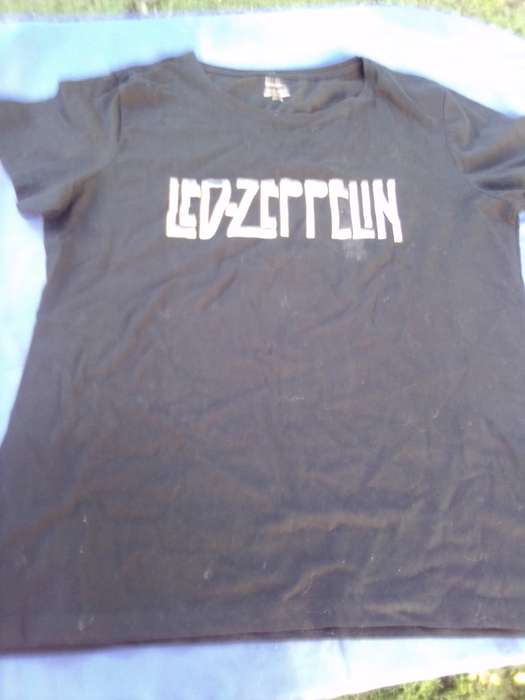 Led Zeppelin t-shirt.  Size XXXL.  Like new.