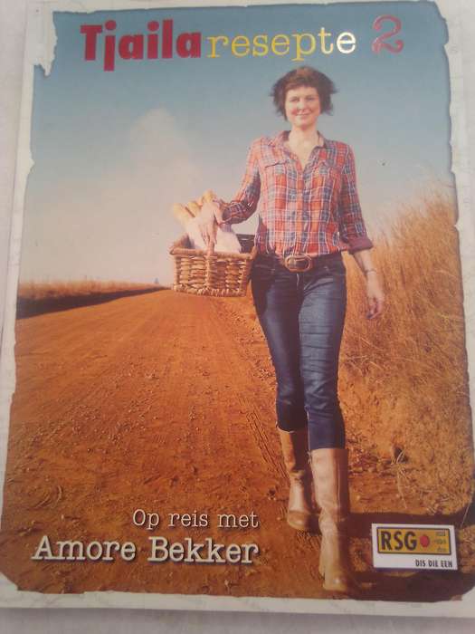 "Tjaila Resepte 2"  RSG Amore Bekker.  .Soft  cover.