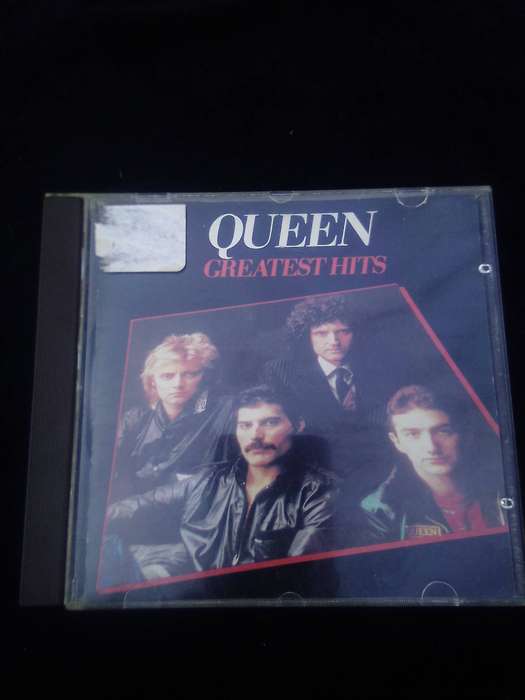 CD.  Queen.  Greatest Hits.