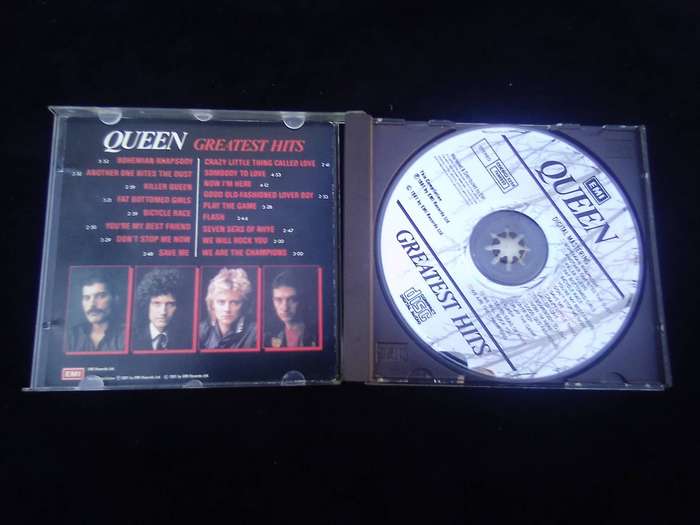 CD.  Queen.  Greatest Hits.