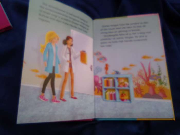 "Barbie.  Dalk word ek'n Dokter". Hard cover.