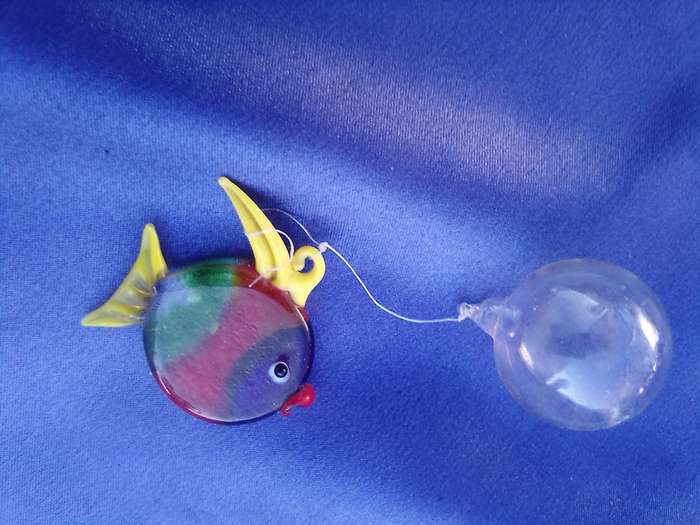 Printer-tray sized Murano ornaments. Excellent condition.
