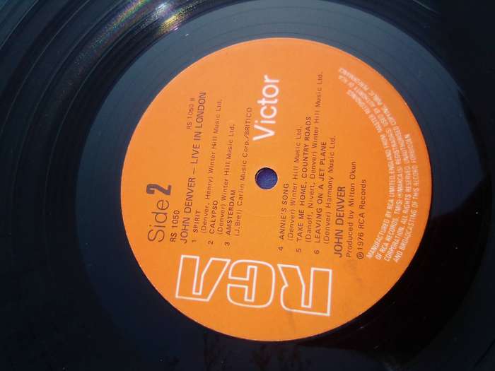 L.P.  John Denver.  Live in London.  Cover: Very good.  L.P.:Very good.