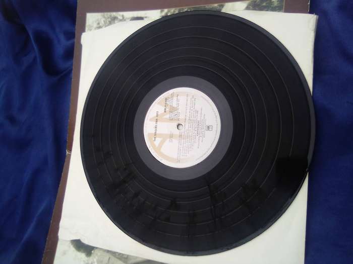 L.P. Vinyl Record.  Carpenters.  The Singles 1969-1973.  VG  VG