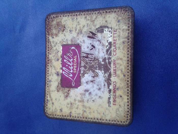 Cigarette tins joblot.