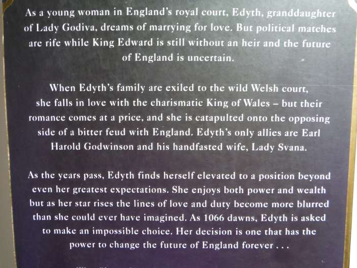 The Chosen Queen - Paperback - Joanna Courtney