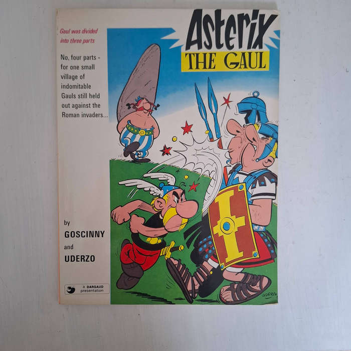 4 X  Asterix books