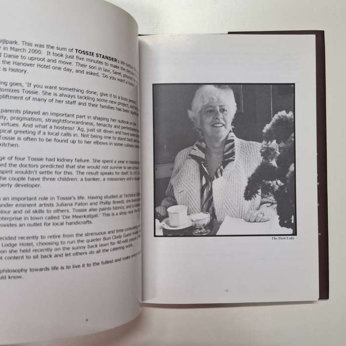 Karoo Characters: Portraits & Sketches in a South African Town (Clemence, Bruce & MacGregor, Karin)